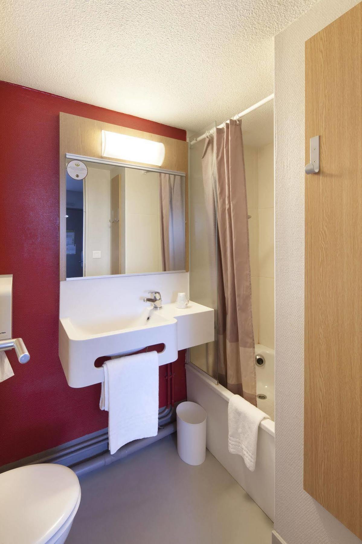 B&B Hotel Laval Change 外观 照片