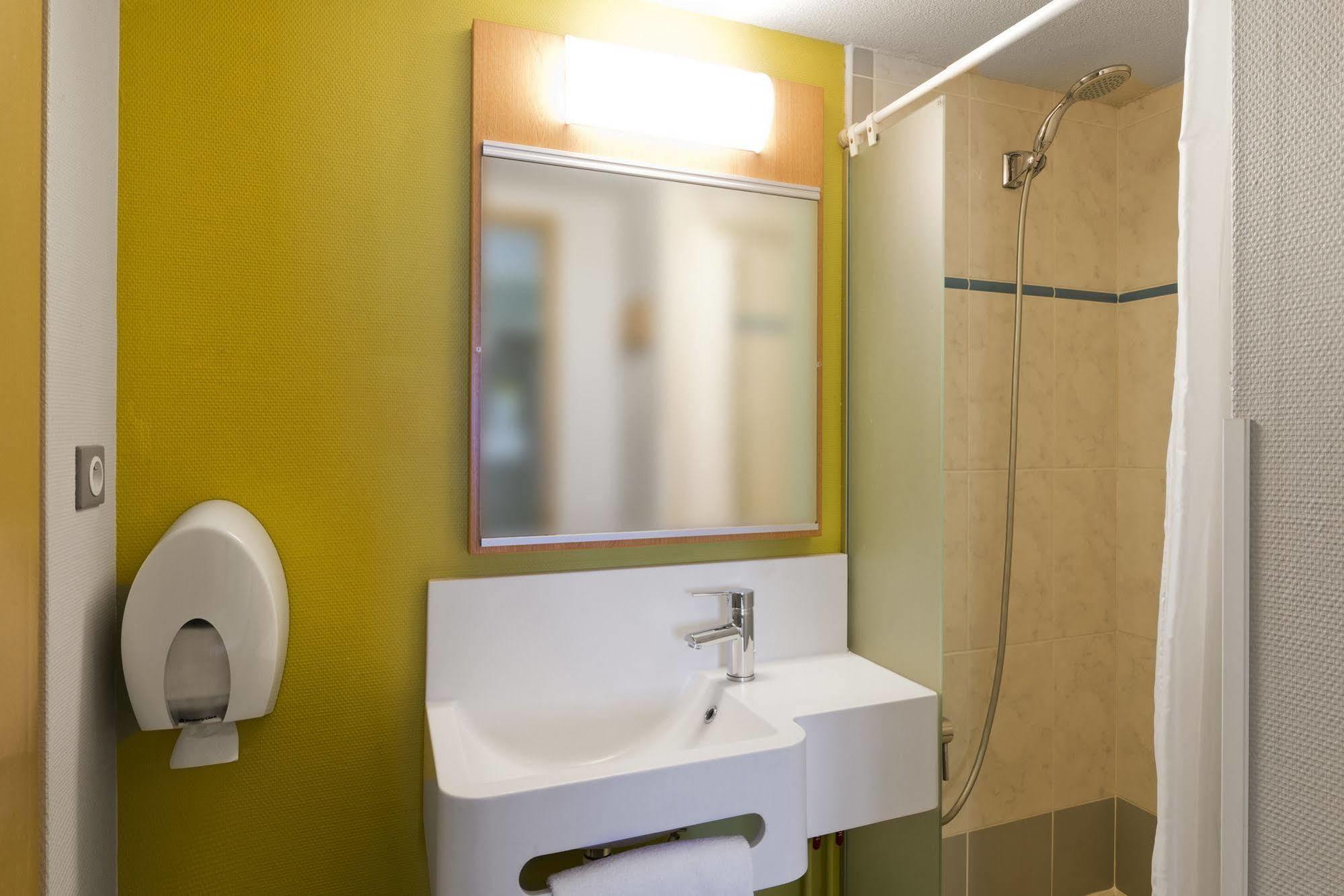 B&B Hotel Laval Change 外观 照片